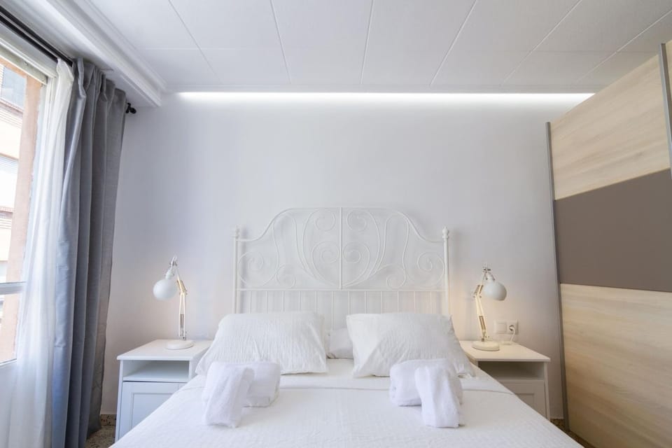 Bedroom, towels