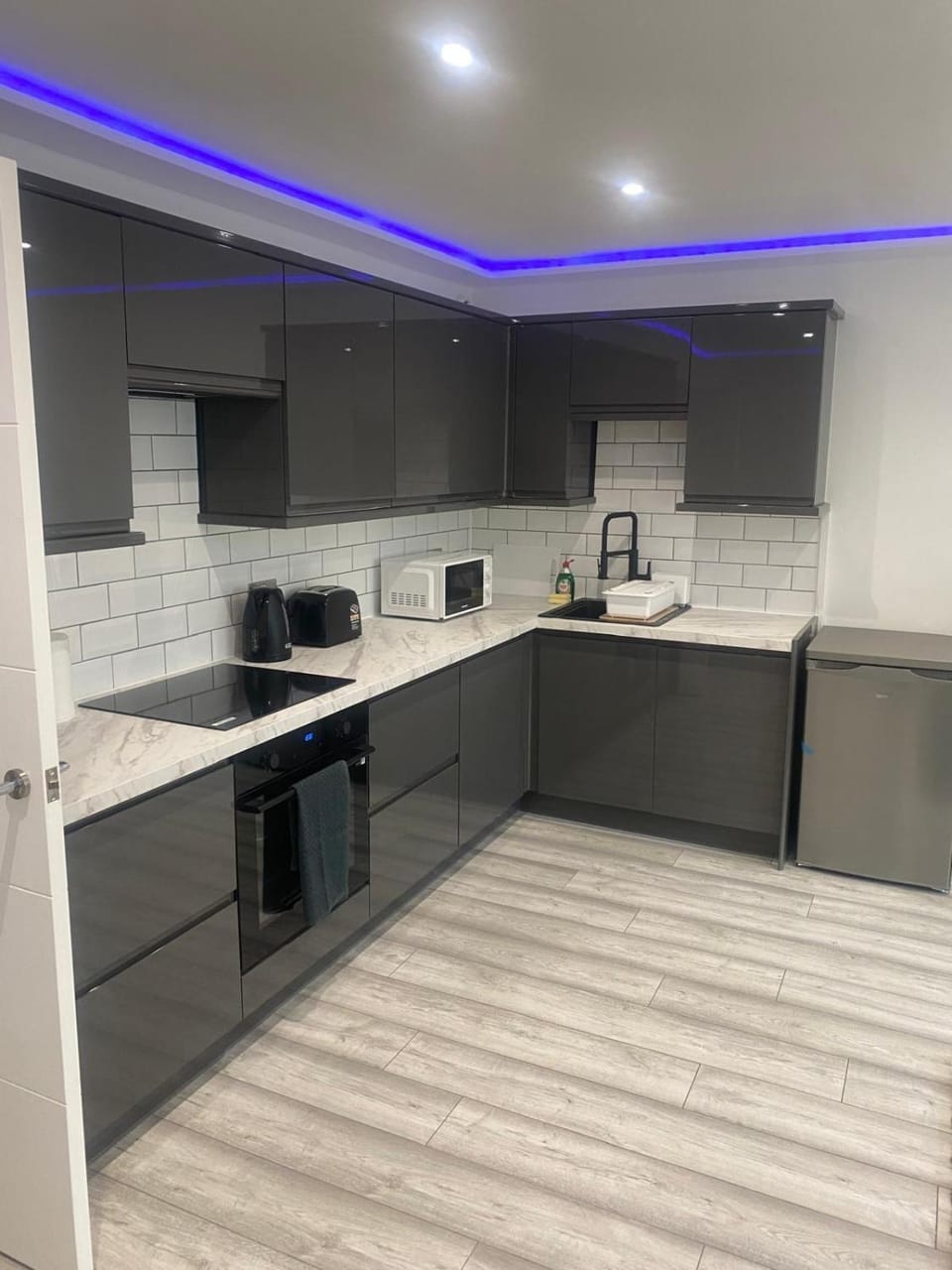 Lovely Modern studio flat with jacuzzi bath free parking Apartment in London Borough of Hillingdon