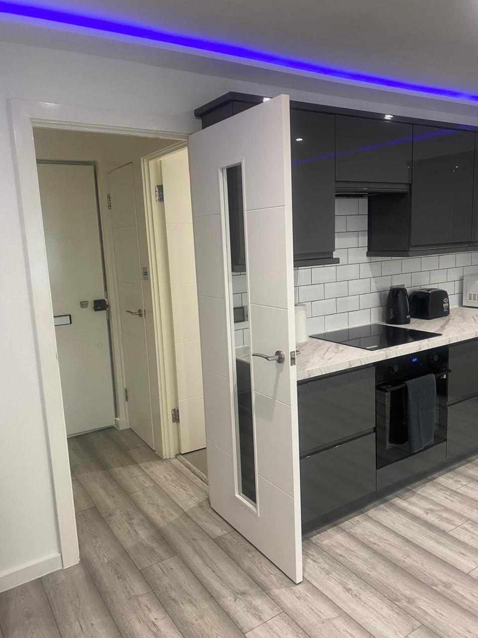 Lovely Modern studio flat with jacuzzi bath free parking Apartment in London Borough of Hillingdon