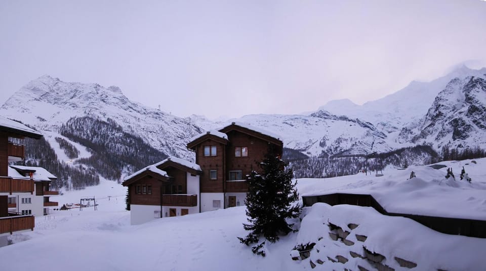 Facade/entrance, View (from property/room), Area and facilities
