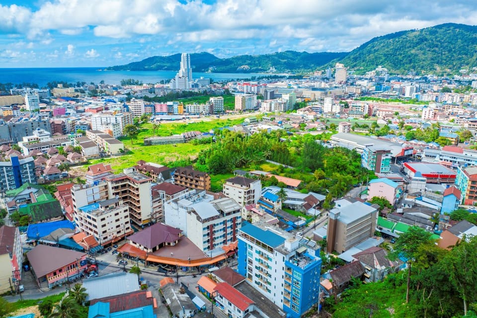 Property building, Nearby landmark, Day, Neighbourhood, Natural landscape, Bird's eye view, City view, Mountain view, Street view, Location
