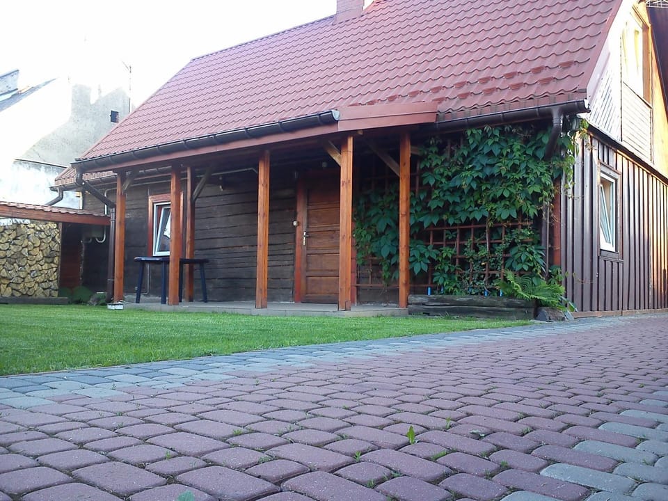Property building, Facade/entrance, Garden