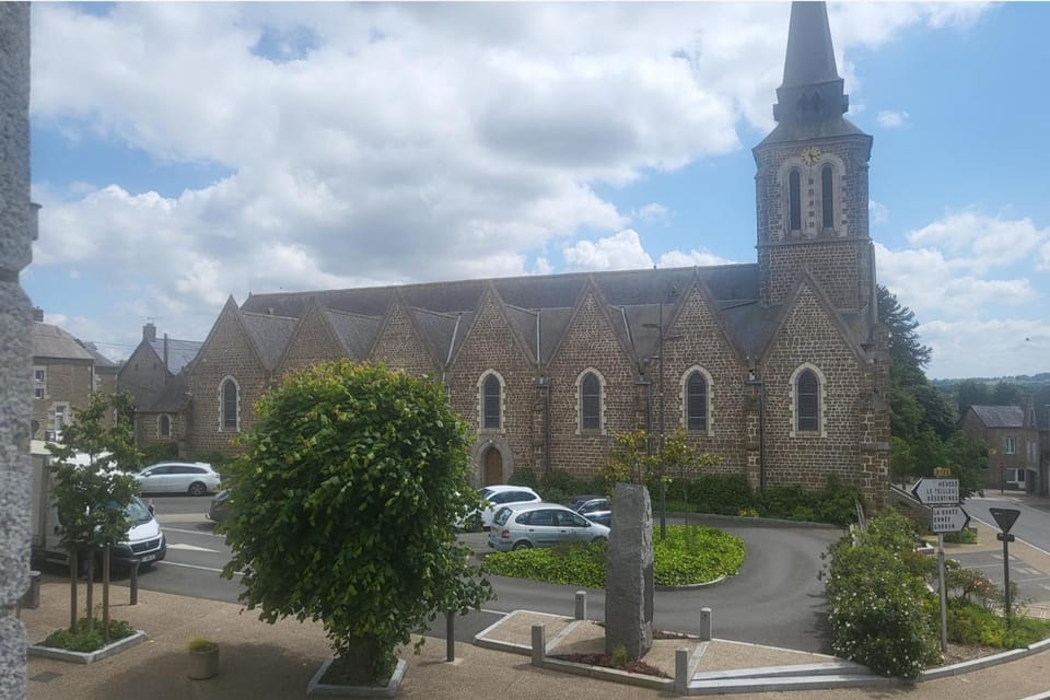 1Bed Apartment Sleeps 2 - Parking Wifi Apartment in Pays de la Loire