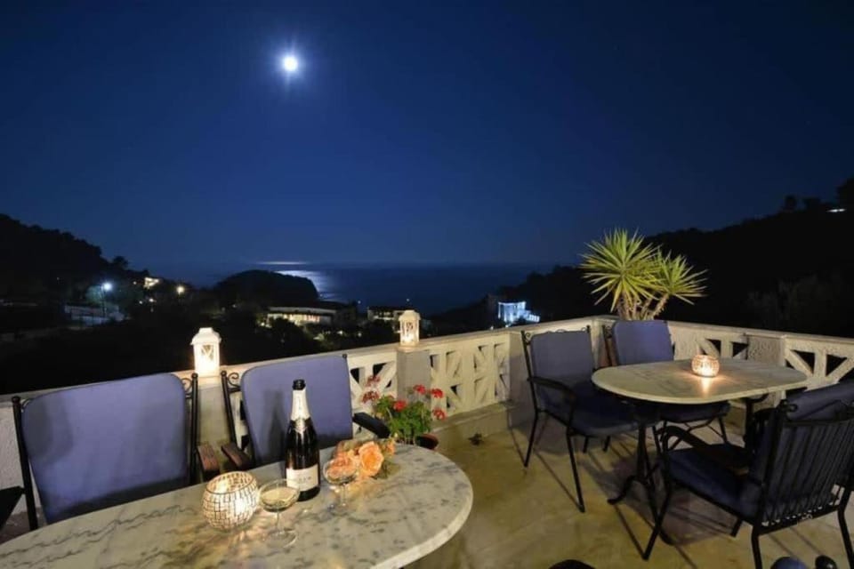 Property building, Balcony/Terrace