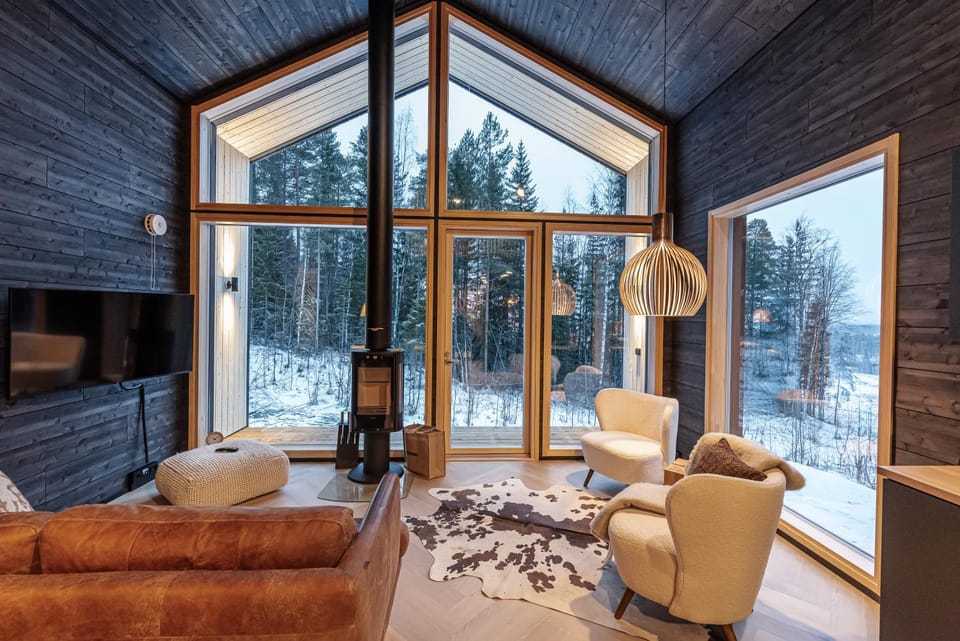 Patio, Patio, Communal lounge/ TV room, Winter, TV and multimedia, View (from property/room), Living room, Photo of the whole room, Seating area, Bedroom, Mountain view, fireplace, fireplace, furniture, furniture, internet, internet