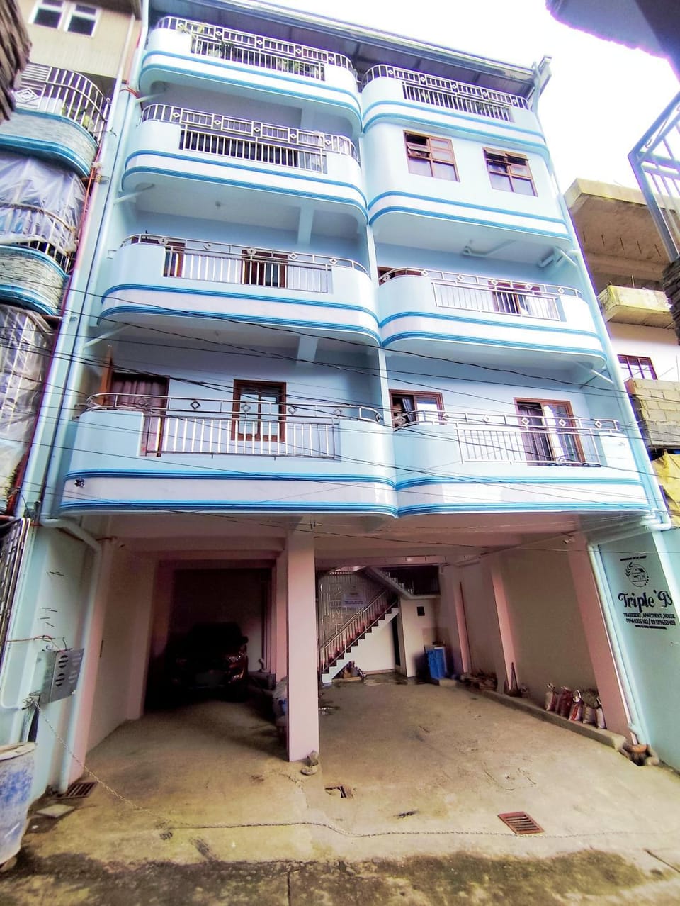 Property building, Balcony/Terrace, Parking