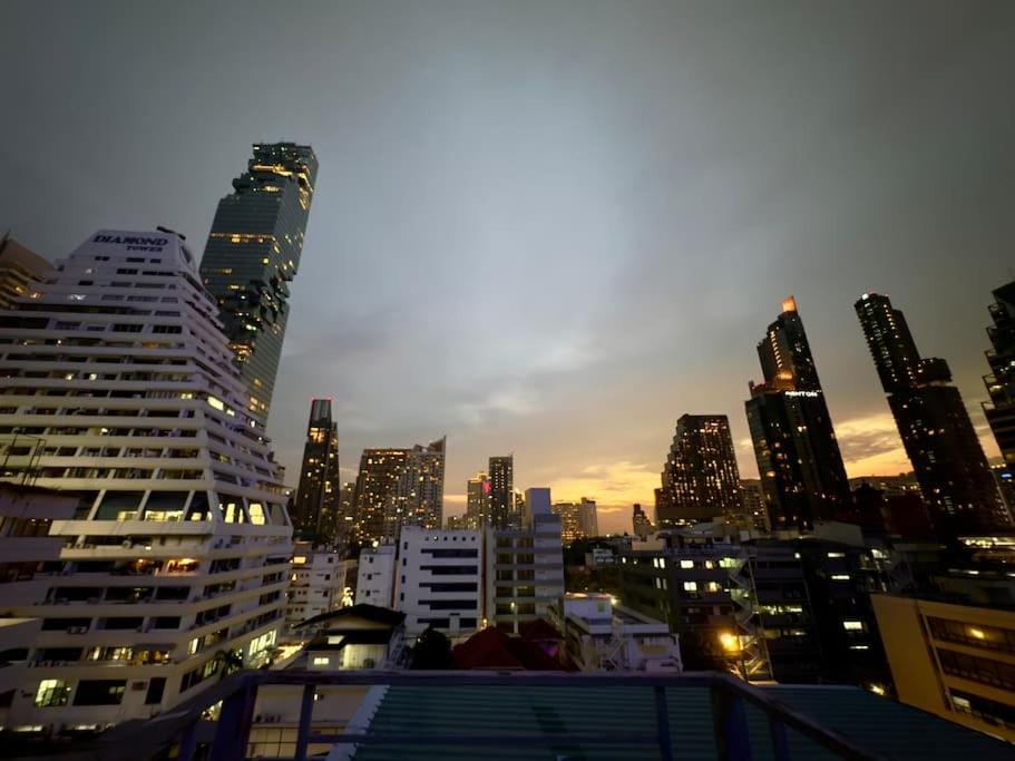 Cozy studio for 3 guests in the heart of Silom - 3B Apartment in Bangkok