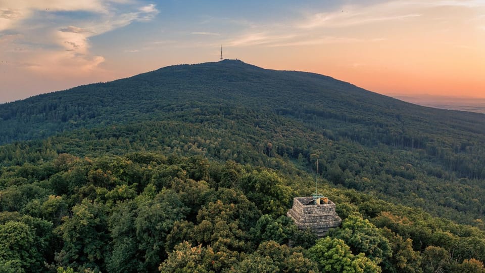 Nearby landmark, Natural landscape, Bird's eye view