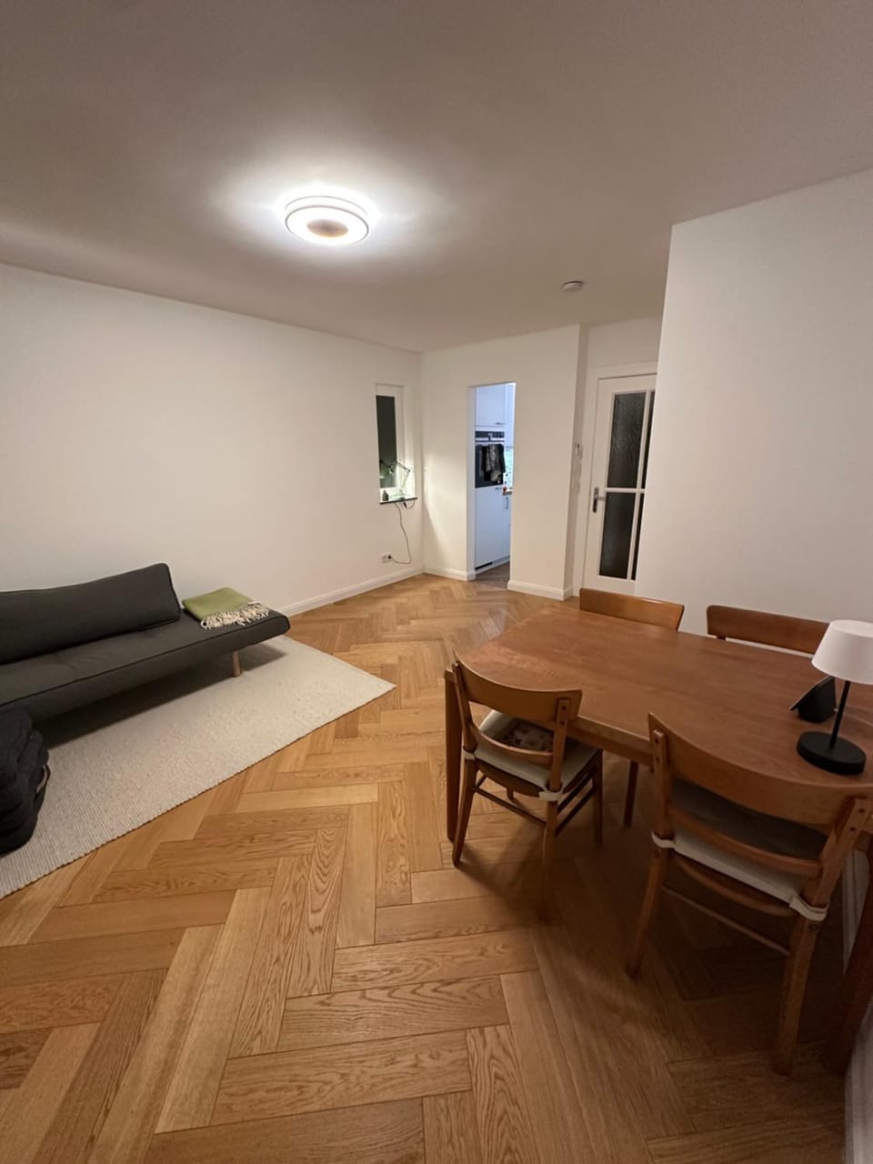 Quiet modern End-Unit House Apartment in Hamburg