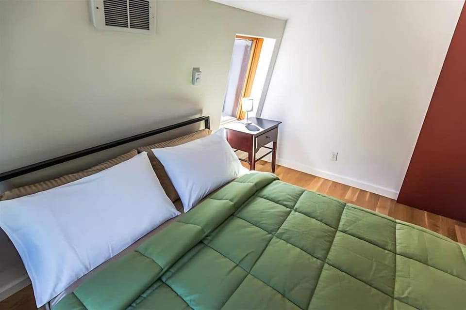 Sqe Arcadian Grove House in Puget Sound