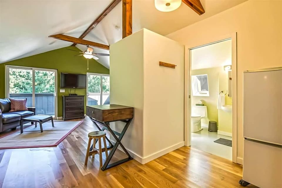 Sqe Arcadian Grove House in Puget Sound