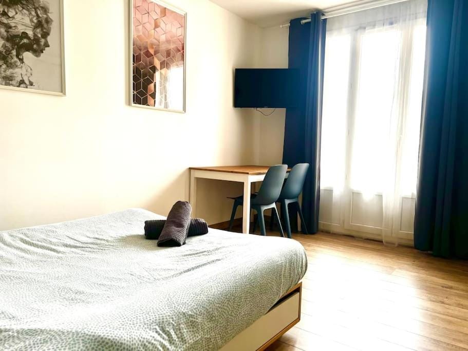 Les quais, Vue fleuve, Proche Gare & Parking Privé Apartment in Grenoble