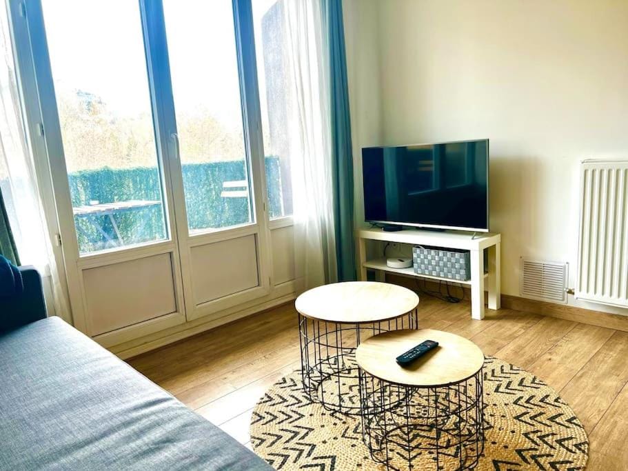 Les quais, Vue fleuve, Proche Gare & Parking Privé Apartment in Grenoble