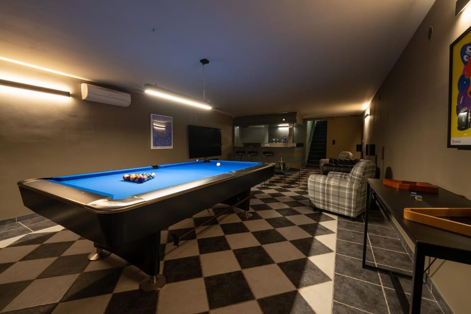 Billiard, Game Room, Evening entertainment