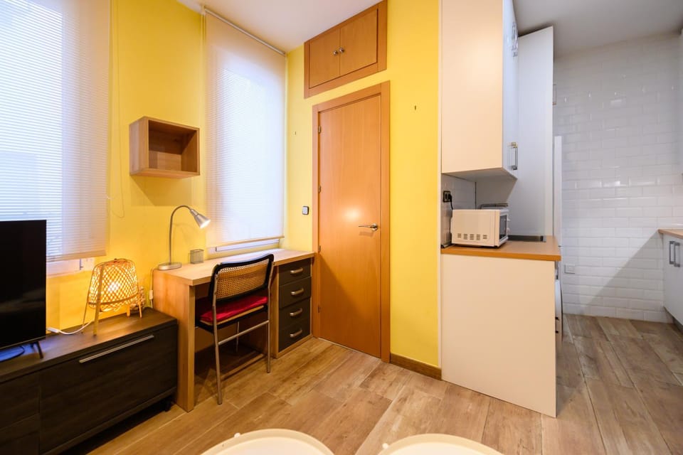 For You Rentals Encantadora vivienda TEMPORAL a pocos minutos del metro Lavapies ZUR3324 Apartment in Centro