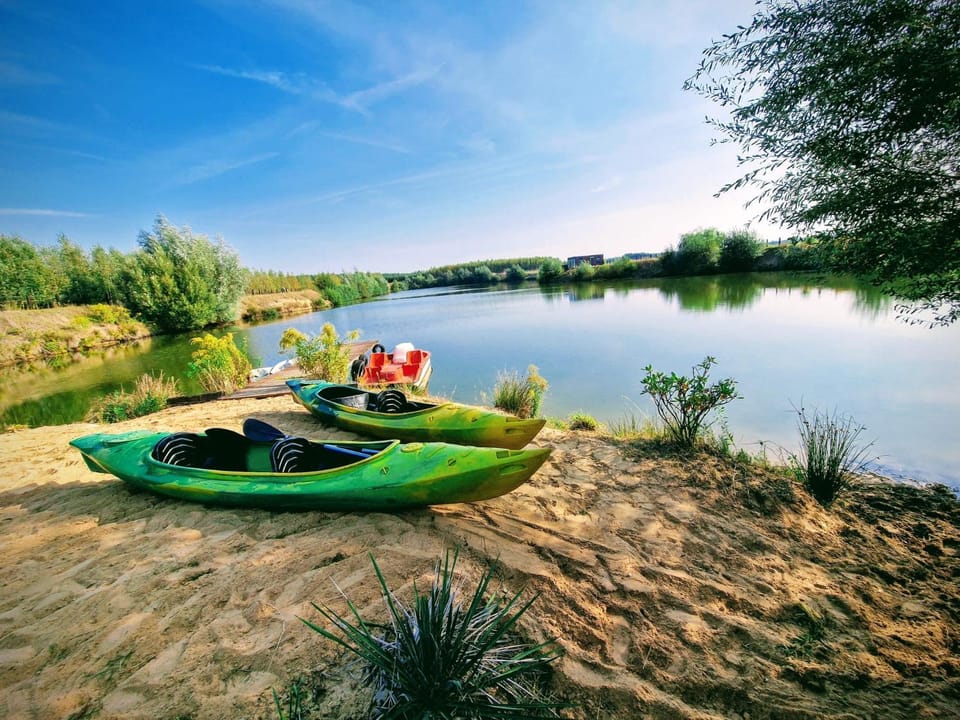 Beach, Lake view