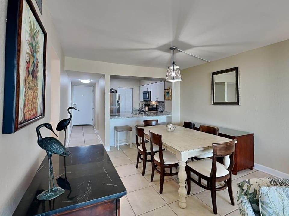 Kitchen or kitchenette, Dining area, furniture