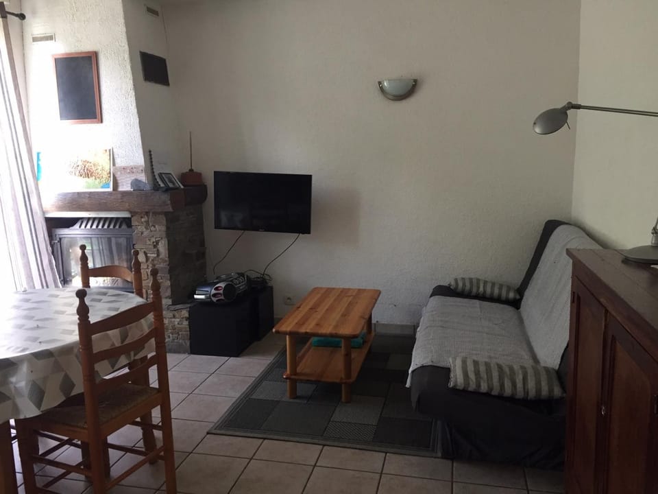 Appartement rez de jardin calme proche centre ville Apartment in Catalonia