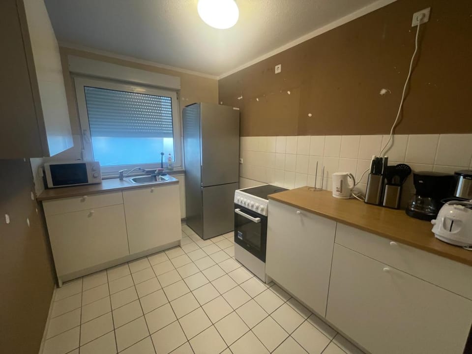 Coffee/tea facilities, Kitchen or kitchenette, oven, stove, toaster