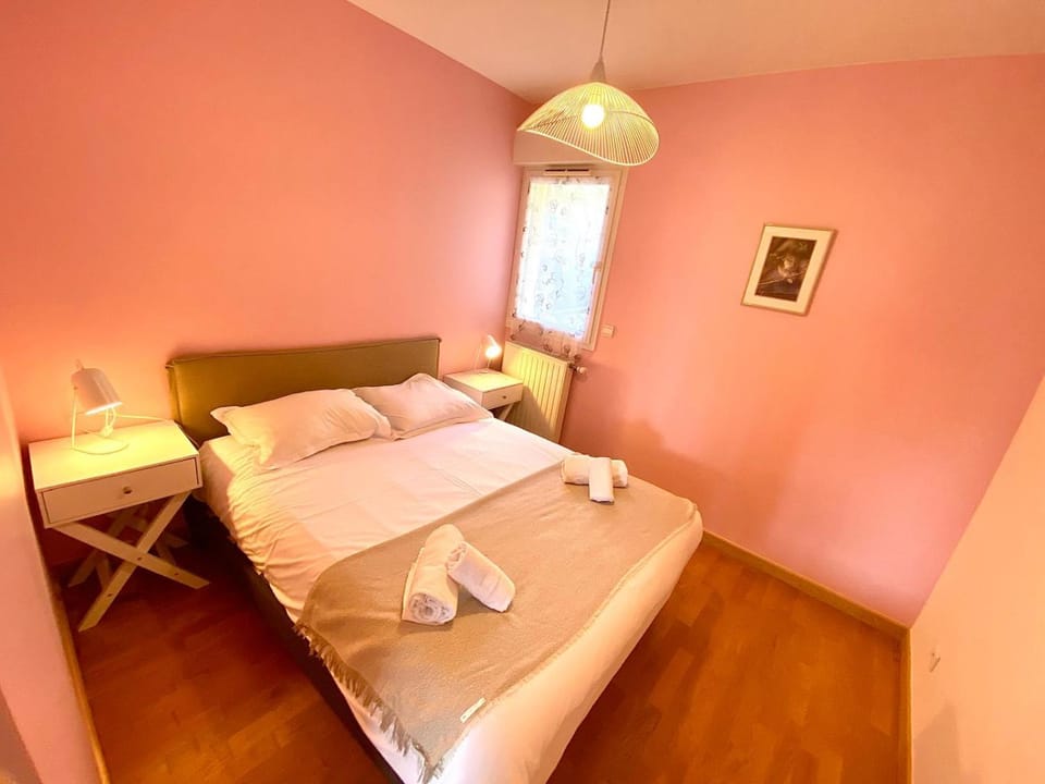 Au Bonheur des Roses, parking, terrasse & jardin Apartment in Menthon-Saint-Bernard