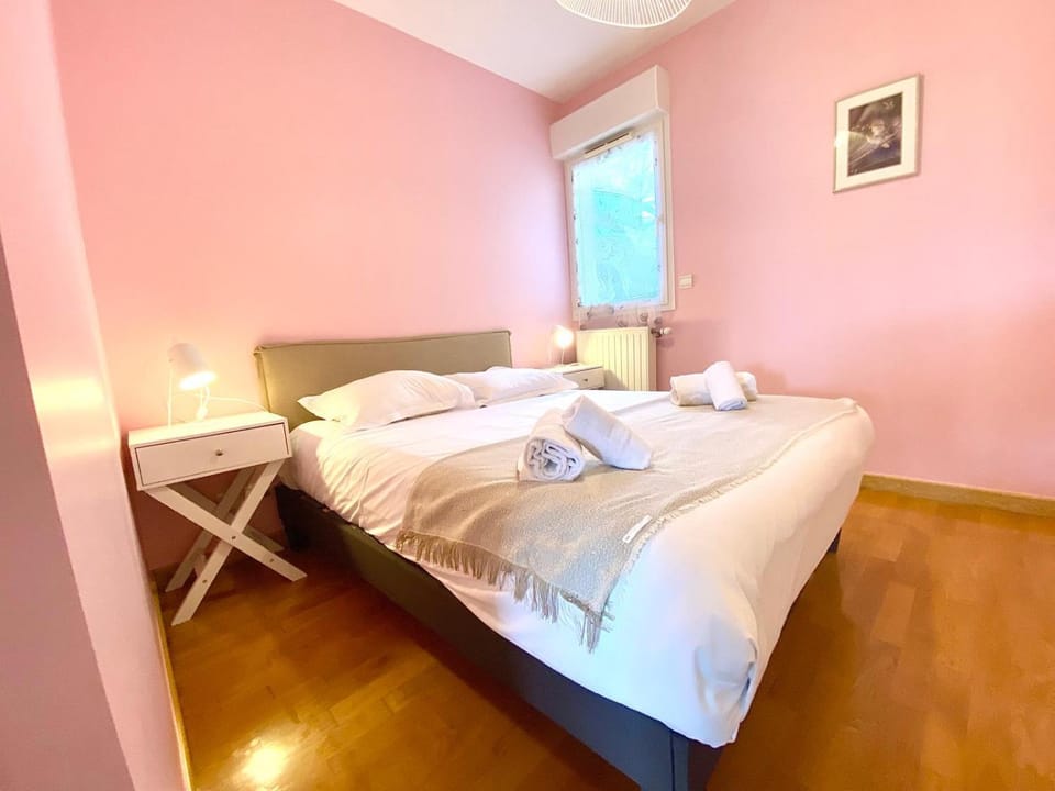 Au Bonheur des Roses, parking, terrasse & jardin Apartment in Menthon-Saint-Bernard