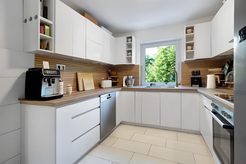 Kitchen or kitchenette, Living room