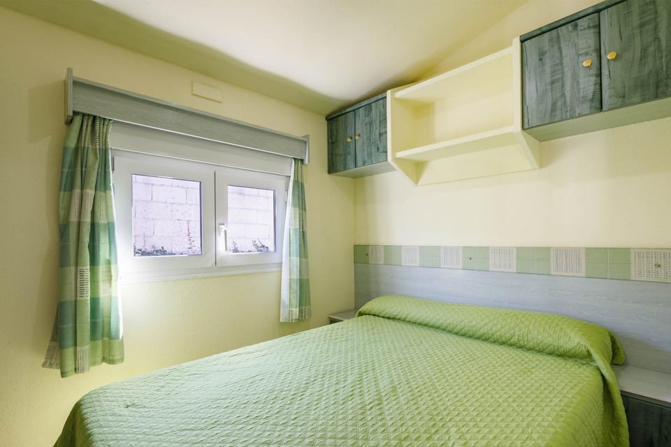 Property building, Living room, Bedroom