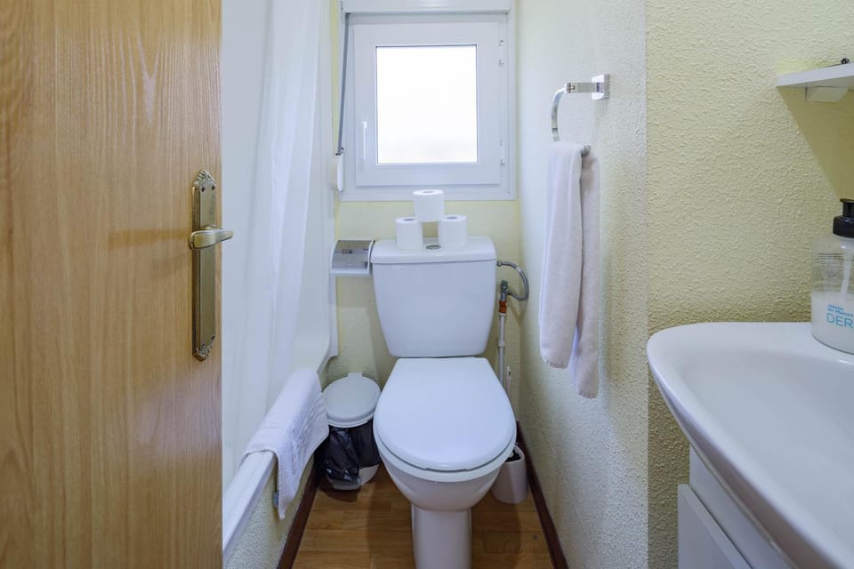 Bathroom, Living room