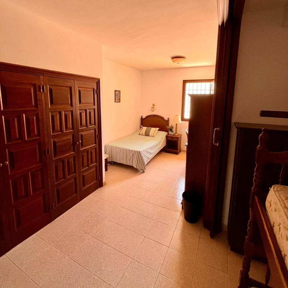 Zen Den Coliving - For Digital Nomads Only Bed and Breakfast in Abona