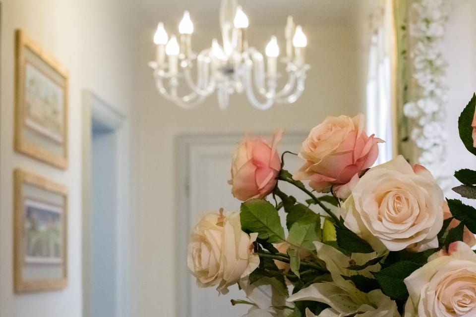 Lobby or reception, Decorative detail