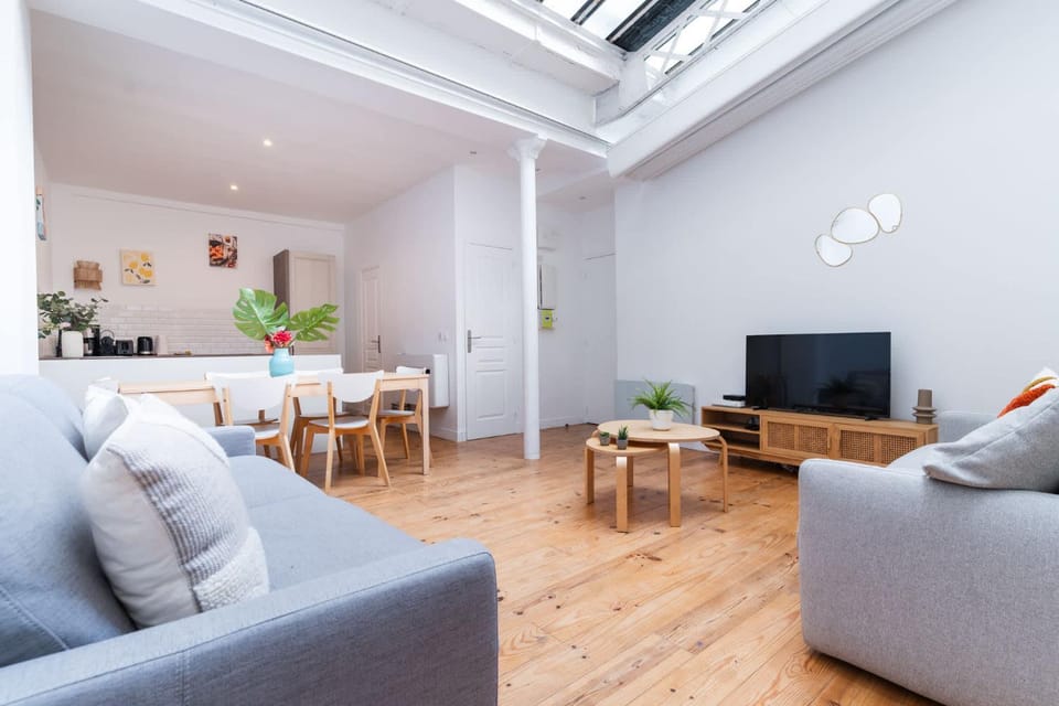 Communal lounge/ TV room, TV and multimedia, Kitchen or kitchenette, Seating area