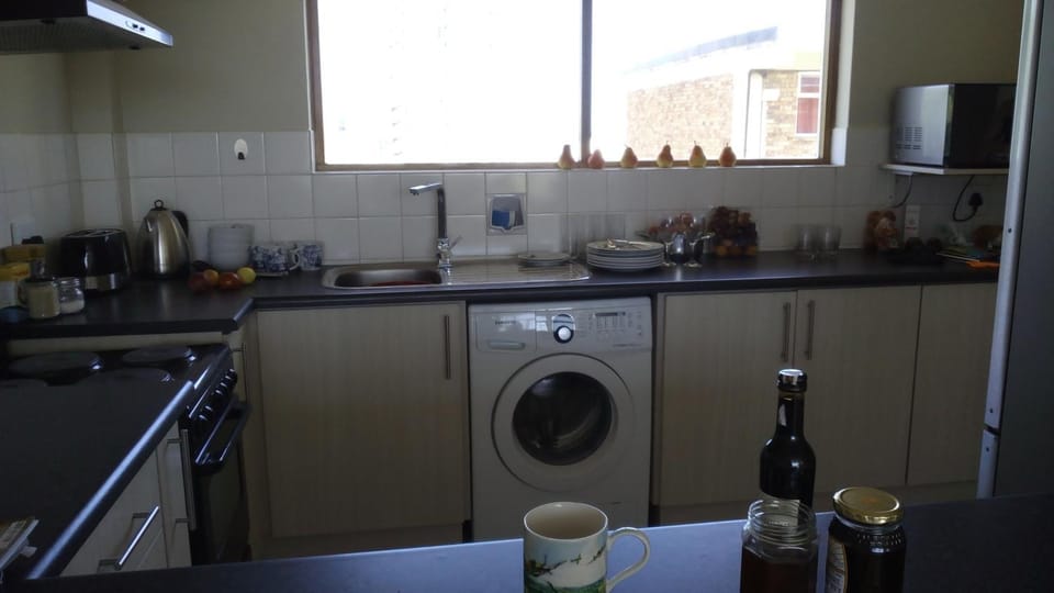 Kitchen or kitchenette, Dining area, Sea view