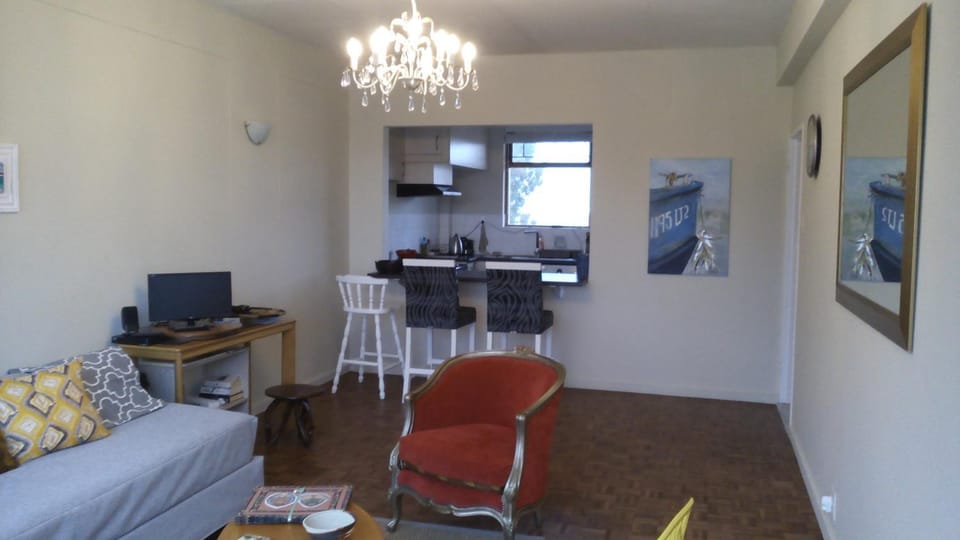 Living room, Photo of the whole room, Seating area