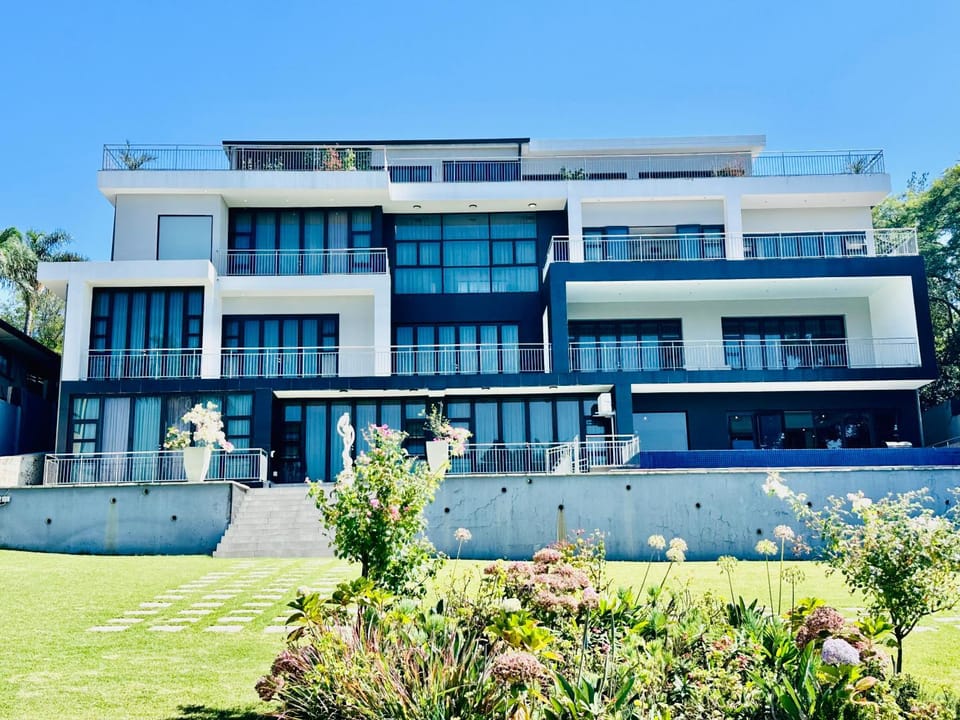 Property building, Day, Garden, Garden view