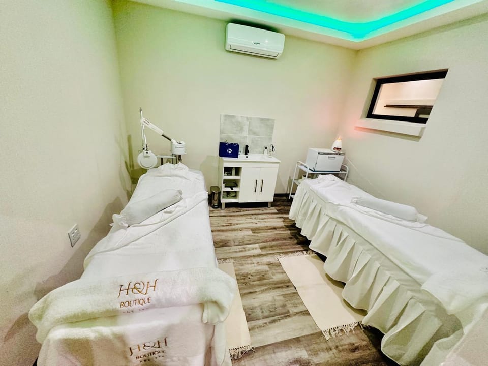 Massage, Massage, Spa and wellness centre/facilities, Spa and wellness centre/facilities, Bedroom, air conditioner, Internal: Not applicable to any particular room