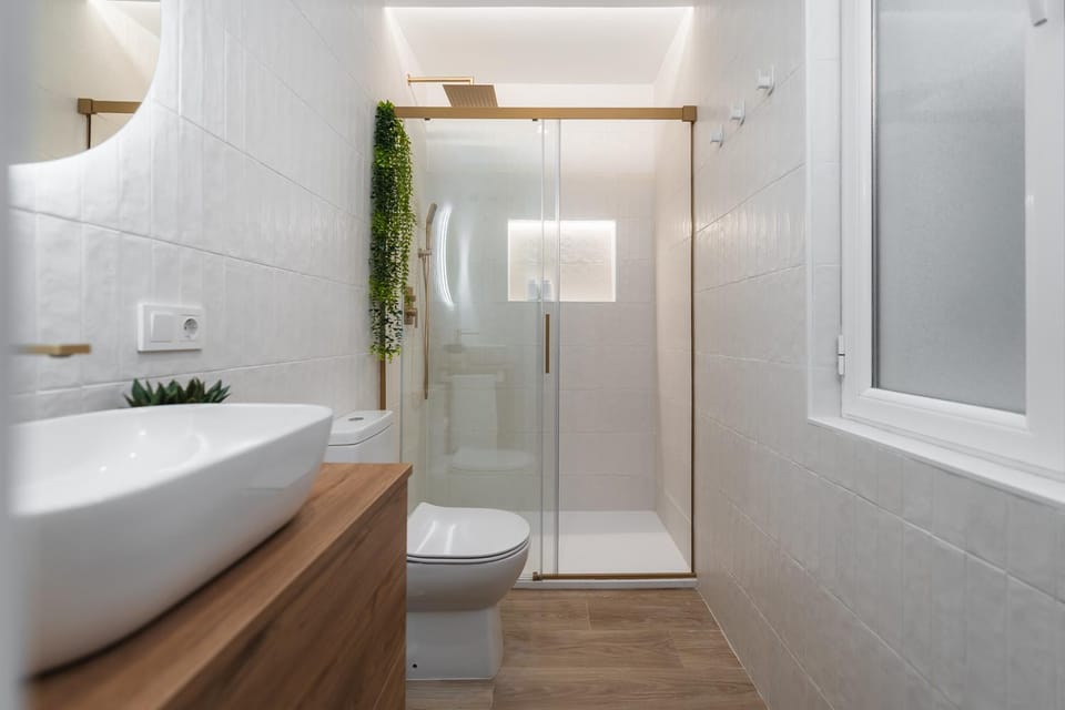 Shower, Toilet, Bathroom
