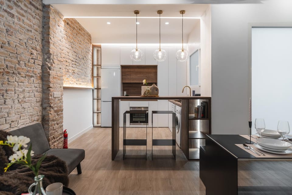 Kitchen or kitchenette, Living room, Seating area, Dining area, minibar