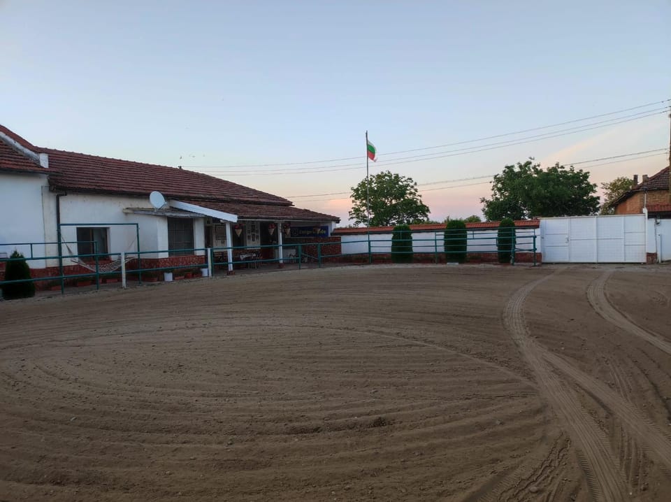 Horse-riding, Horse-riding