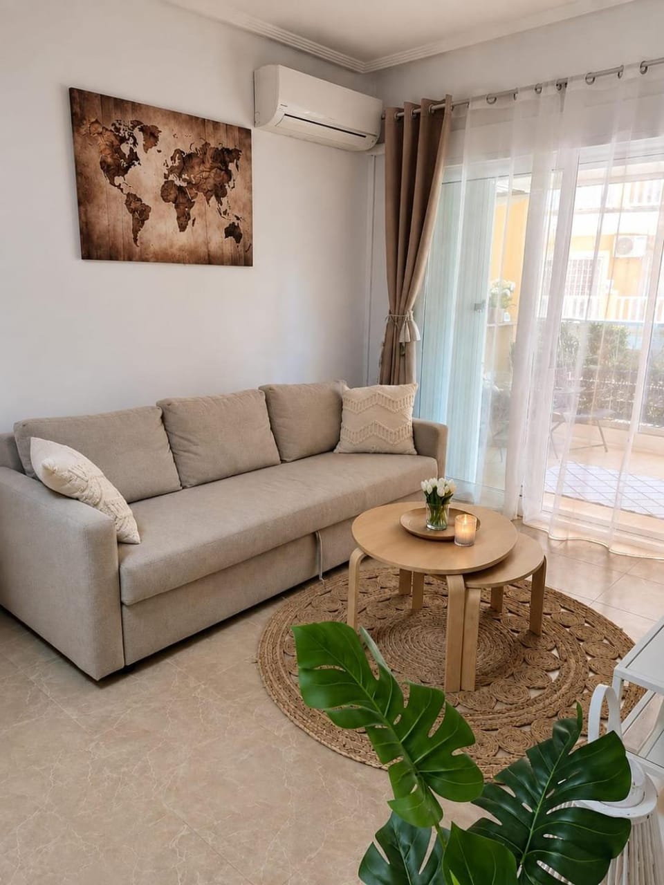 Sunny ground floor apartment with a large terrace and direct access to the pool Apartment in Torrevieja