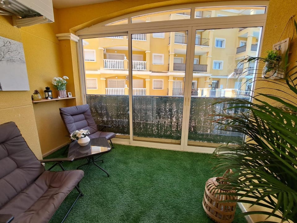 Sunny ground floor apartment with a large terrace and direct access to the pool Apartment in Torrevieja