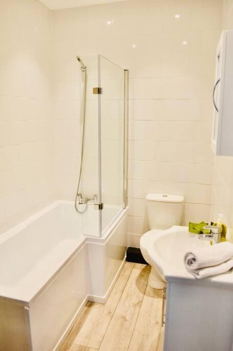 The Viking Apartment - Broadstairs Beach - By Goldex Coastal Breaks Apartment in Broadstairs