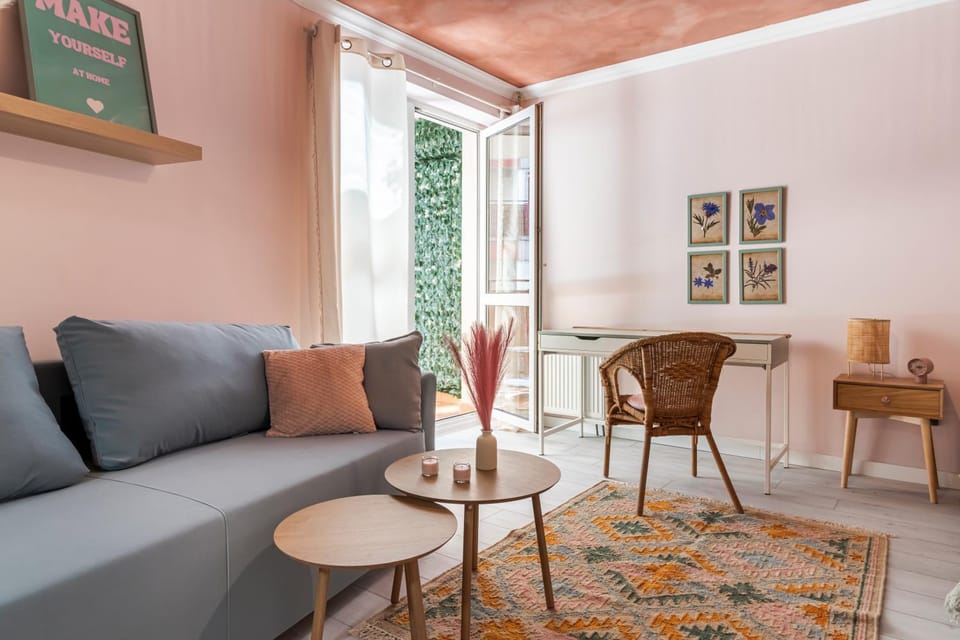 Living room, Seating area
