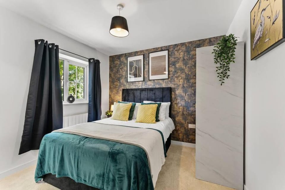 Large and Stylish Abode in Nottingham - Sleeps 15 House in England