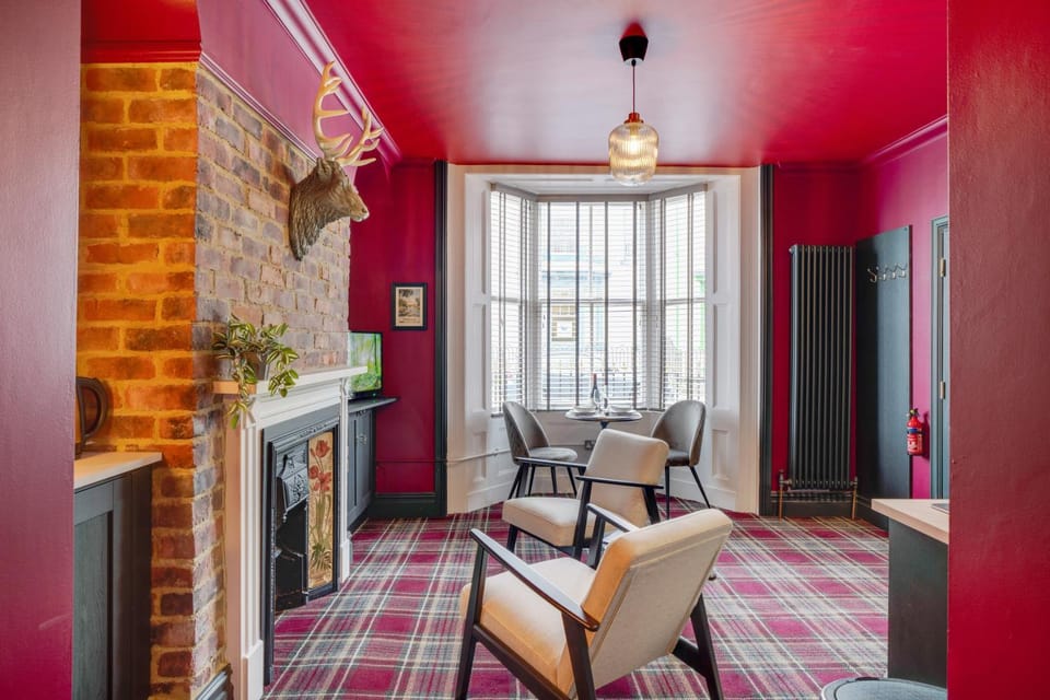 Living room, Seating area