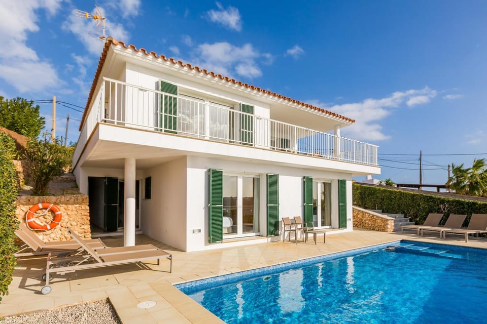 Property building, Solarium, Swimming pool, sunbed