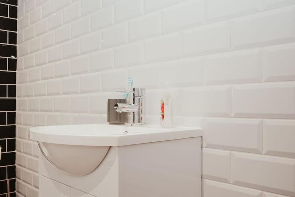 The Sunset Apartment - Margate Beach - By Goldex Coastal Breaks Apartment in Margate