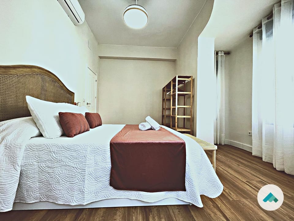 Bed, Photo of the whole room, Bedroom, towels, wardrobe