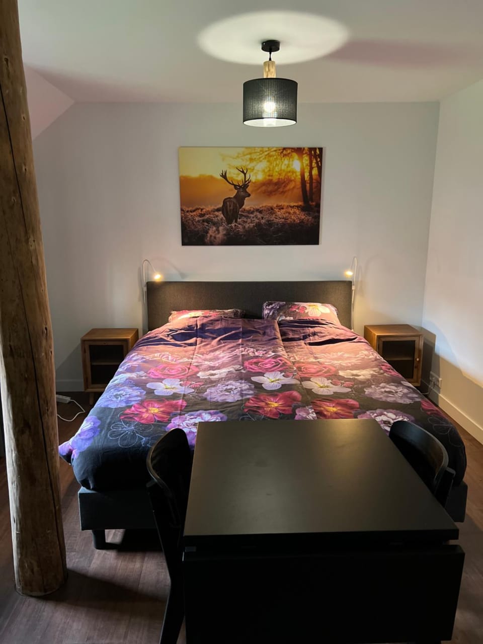 Bed, Photo of the whole room, Bedroom