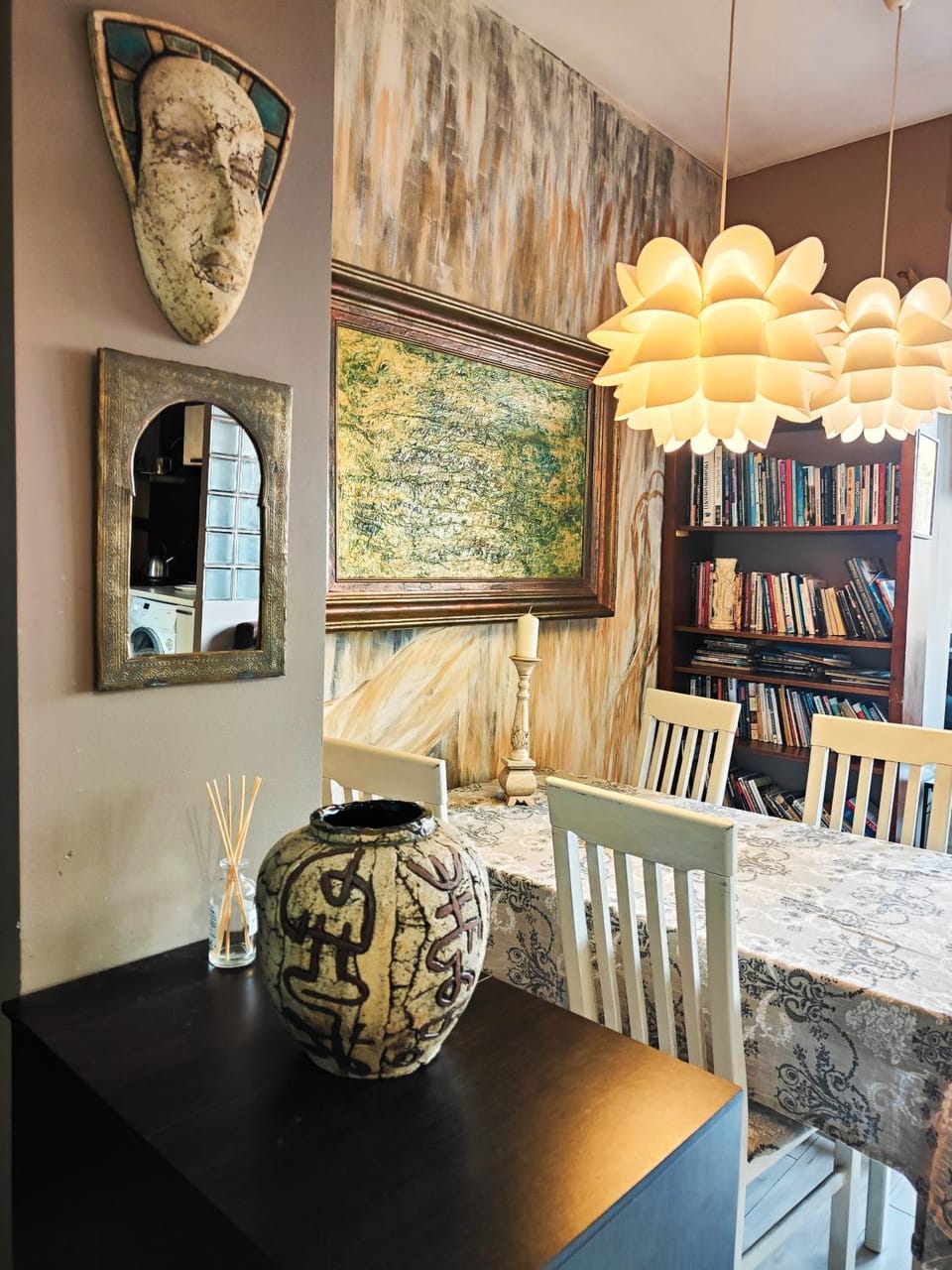 Library, Living room