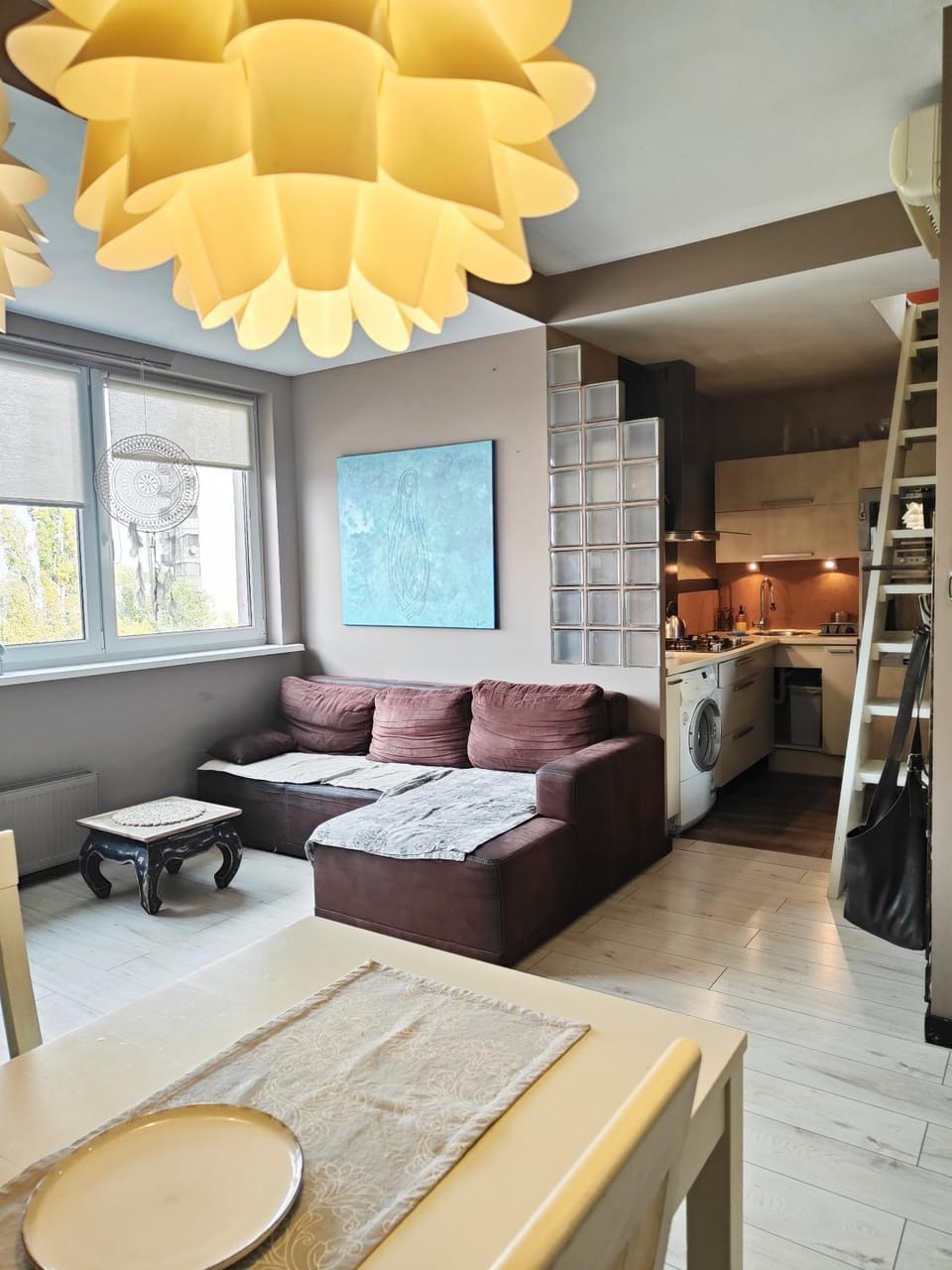 Kitchen or kitchenette, Living room, Seating area, Dining area